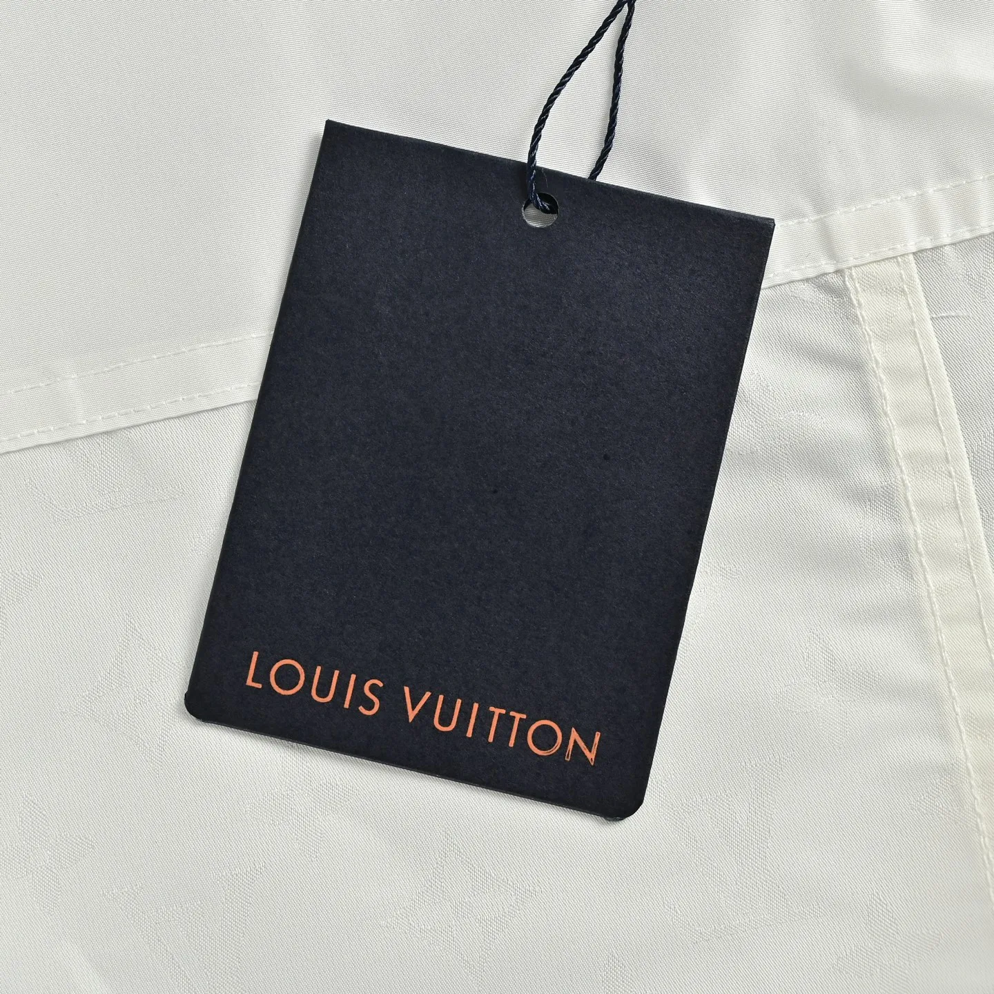 Louis Vuitton/ White